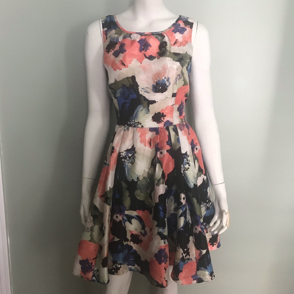 A line dress with exposed back